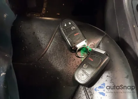 2019 Jeep Cherokee Latitude Plus 4X4 from USA, damaged, VIN 1C4PJMLB9KD384761